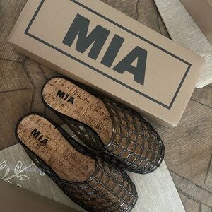MIA Darby Mules